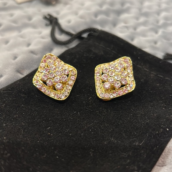 Vintage Clip on Crystal Earrings-Boutique - Picture 4 of 6